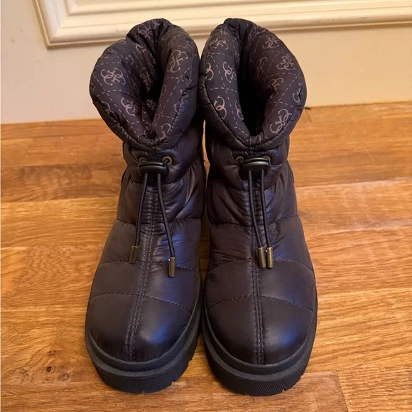 Guess Black Winter Boots with Quilted Design - Picture 4 of 8